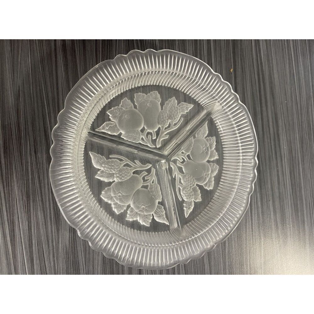 VINTAGE Round Clear Pressed Glass 3 Section Relish Candy Trinket Tray - 7"